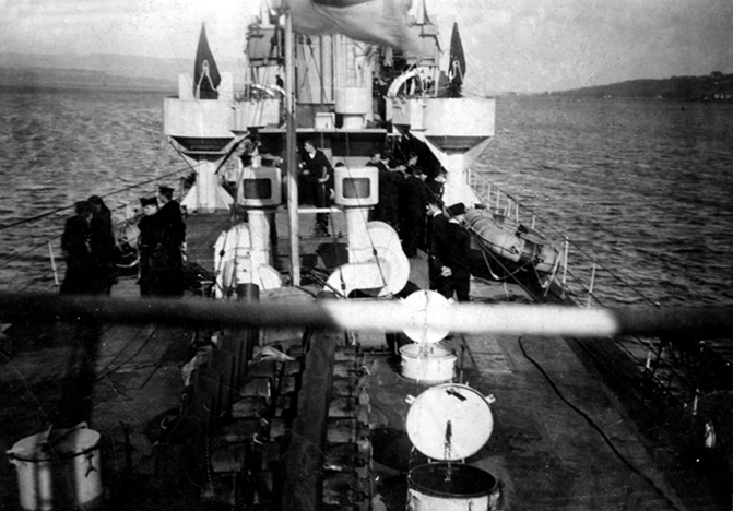 HMS Walker in Arctic waters