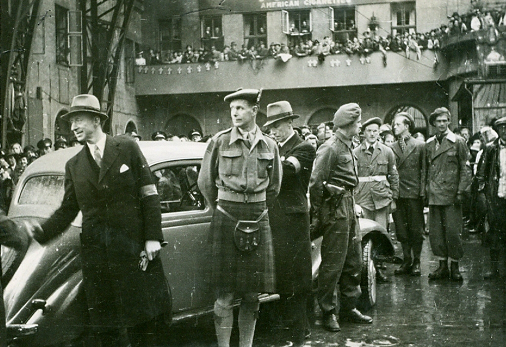 Lt Col CHew arrives by train at Bergen